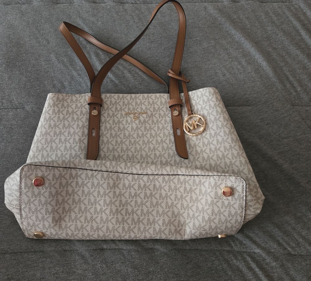 Michael Kors MK Logo Tote - Cream and Tan